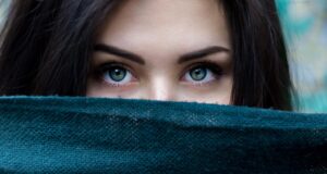 50代のまぶたのたるみを改善する切らない方法は？
